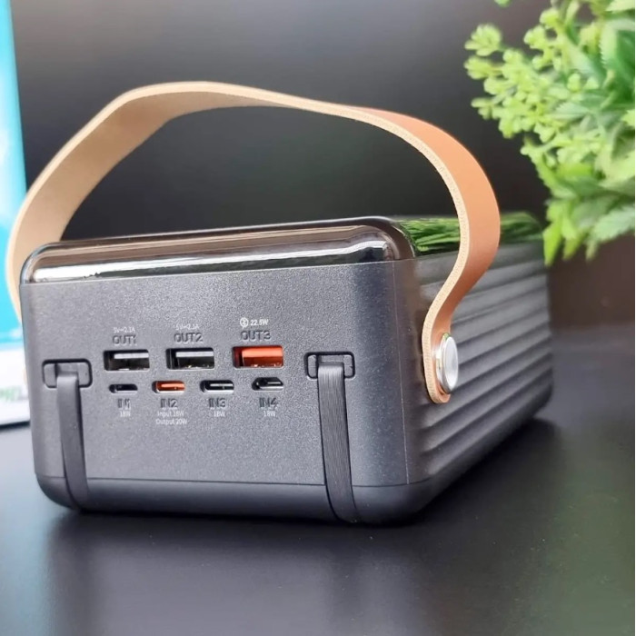 Power Bank BOROFONE BJ32 80000 mAh, 22.5 Вт, з цифровим дисплеєм, ліхтариком і вбудованими кабелями